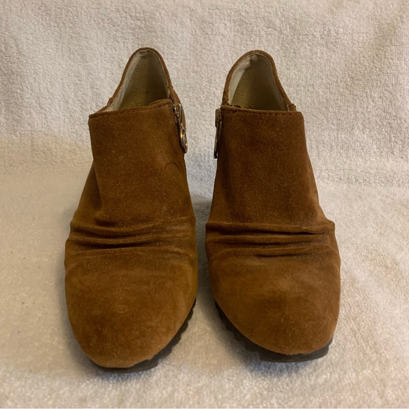 Women’s 5 1/2 M MICHAEL KORS Brown Suede Leather High Wedge Heel Bootie Shoes - Picture 2 of 14